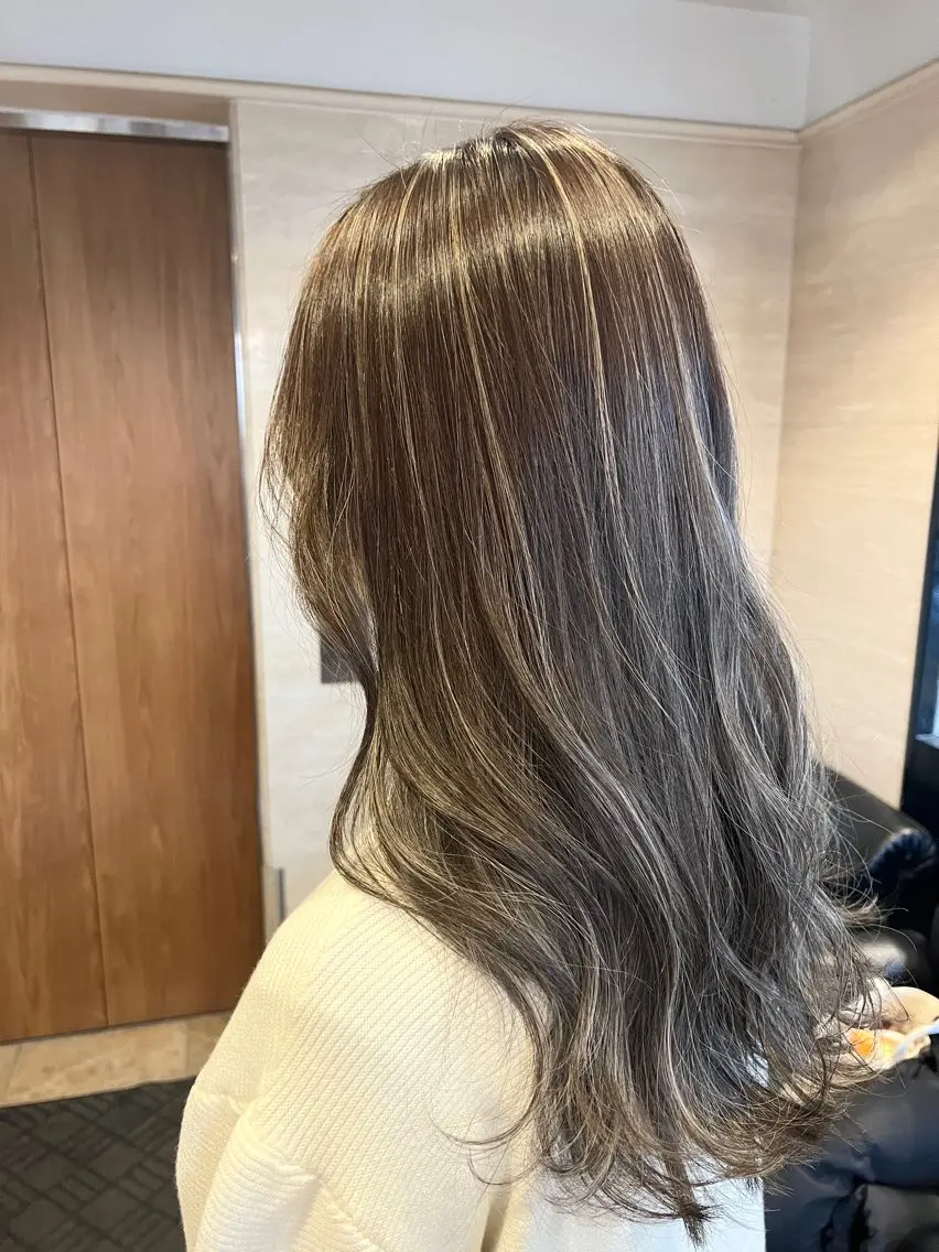 コントラストハイライト+カットorトリートメントの写真