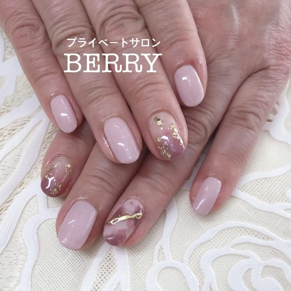 ネイル アートネイル グラデーション ニュアンスネイル ワンカラーネイル ハンドネイル プライベートサロン BERRYのエステ・リラクイメージ