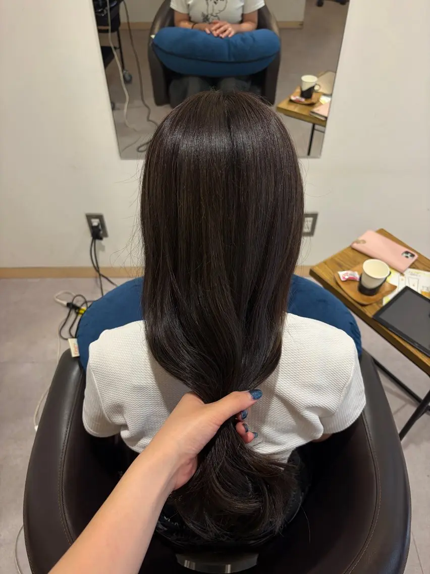 ロング カラー ハイライトカラー ハイライト カット ヘアカラー トリートメント 荒井 茉凜のヘアスタイル