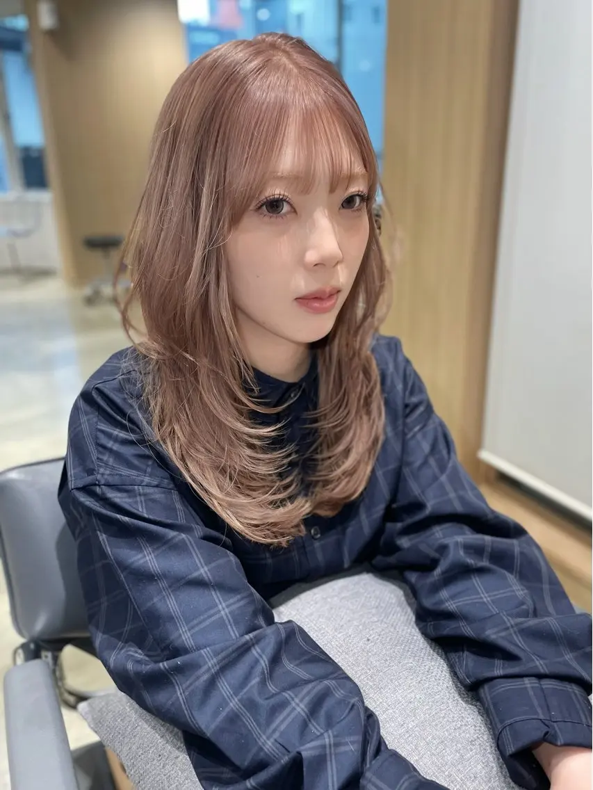 セミロング 韓国風ヘア レイヤーカット ヘアカラー erina🪐新宿/ 艶カラー/レイヤーのヘアスタイル