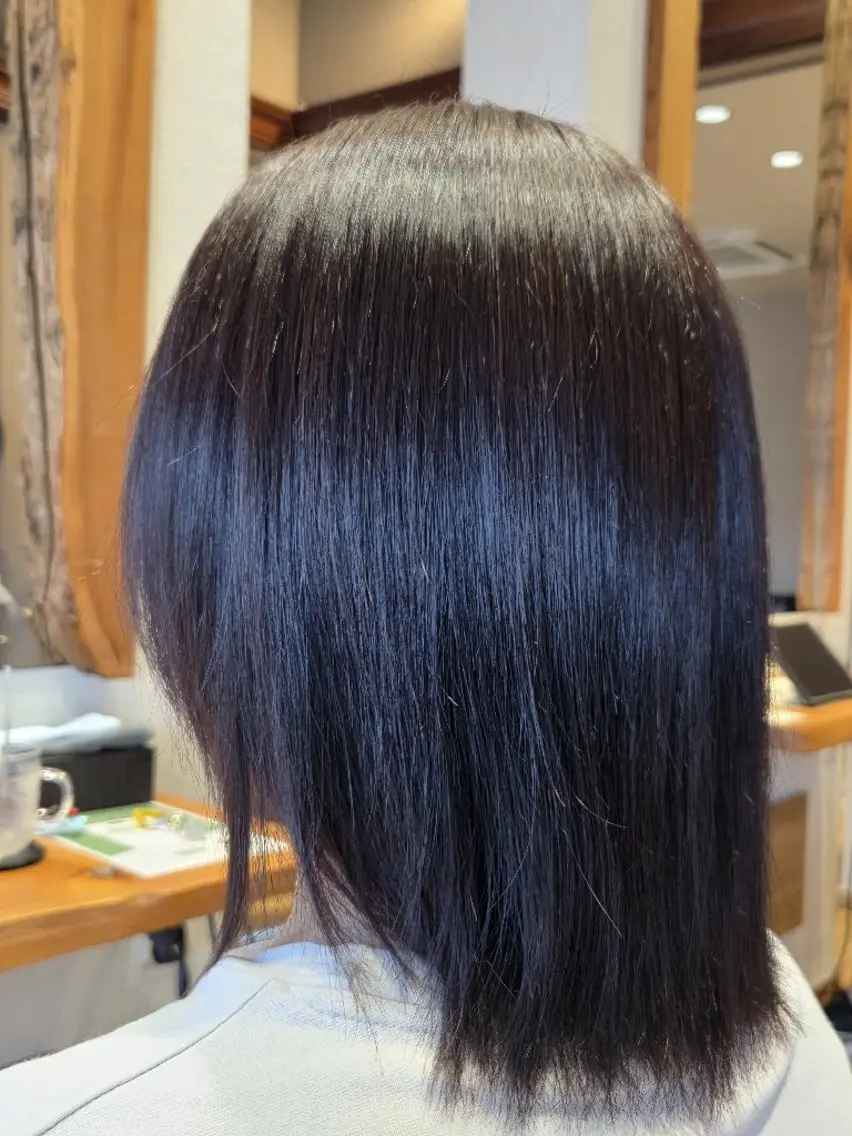 カラー komo. TAKAHIRO のヘアスタイル