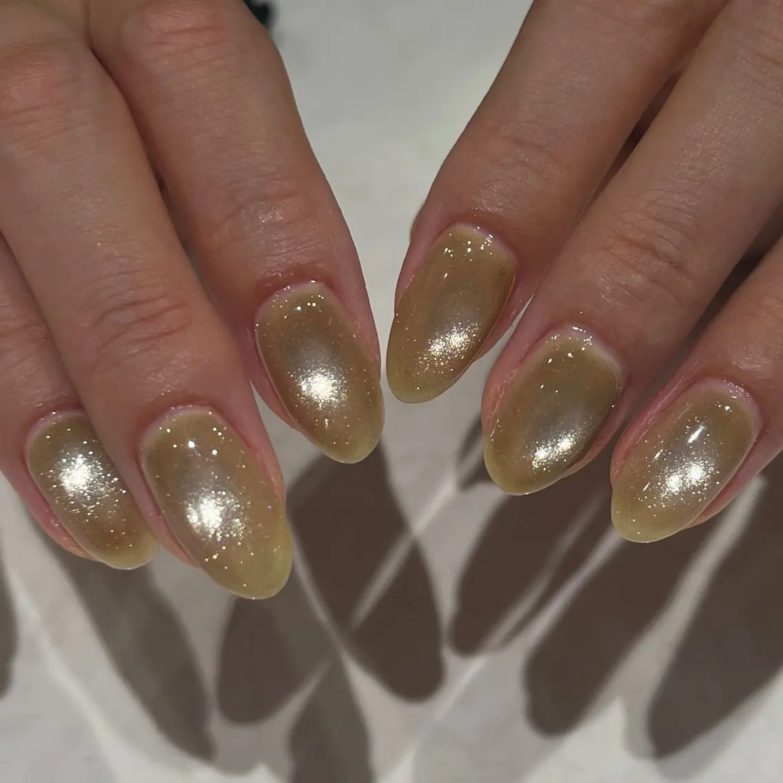 ネイル ゴールド 黄色 ハンドネイル C. Rinaのネイルデザイン