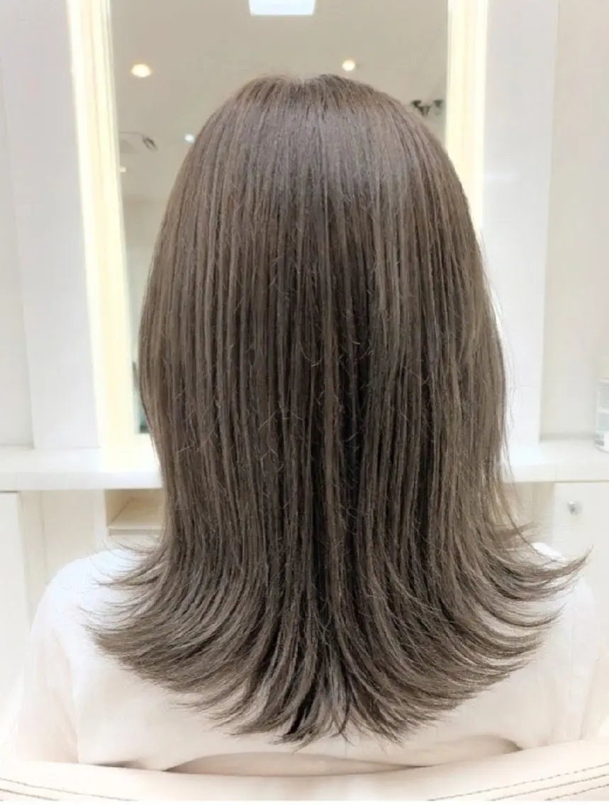 ミディアム カラー 中野韓国レイヤー× ウルフ  本木之教
のヘアスタイル