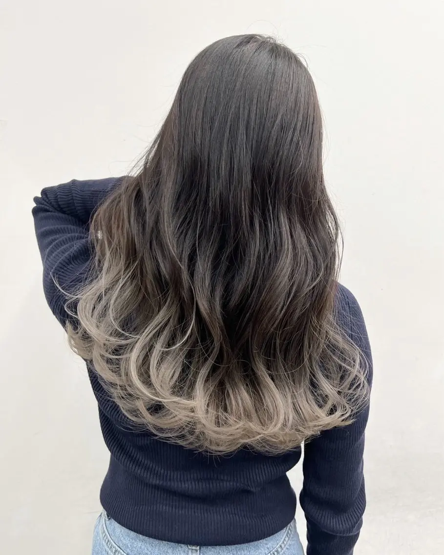 ロング カラー ブリーチ ケアブリーチ グレージュ ハイライトカラー ハイライト カット ヘアカラー トリートメント 平日オススメ✨ コスパ&タイパ✨山下のヘアスタイル