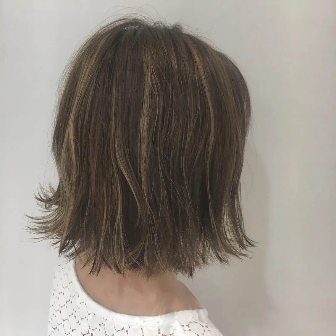 ショート カラー ベージュカラー ハイライトカラー ミルクティーベージュ ハイライト カット ヘアカラー 縮毛矯正 トリートメント 江原 彩華のヘアスタイル