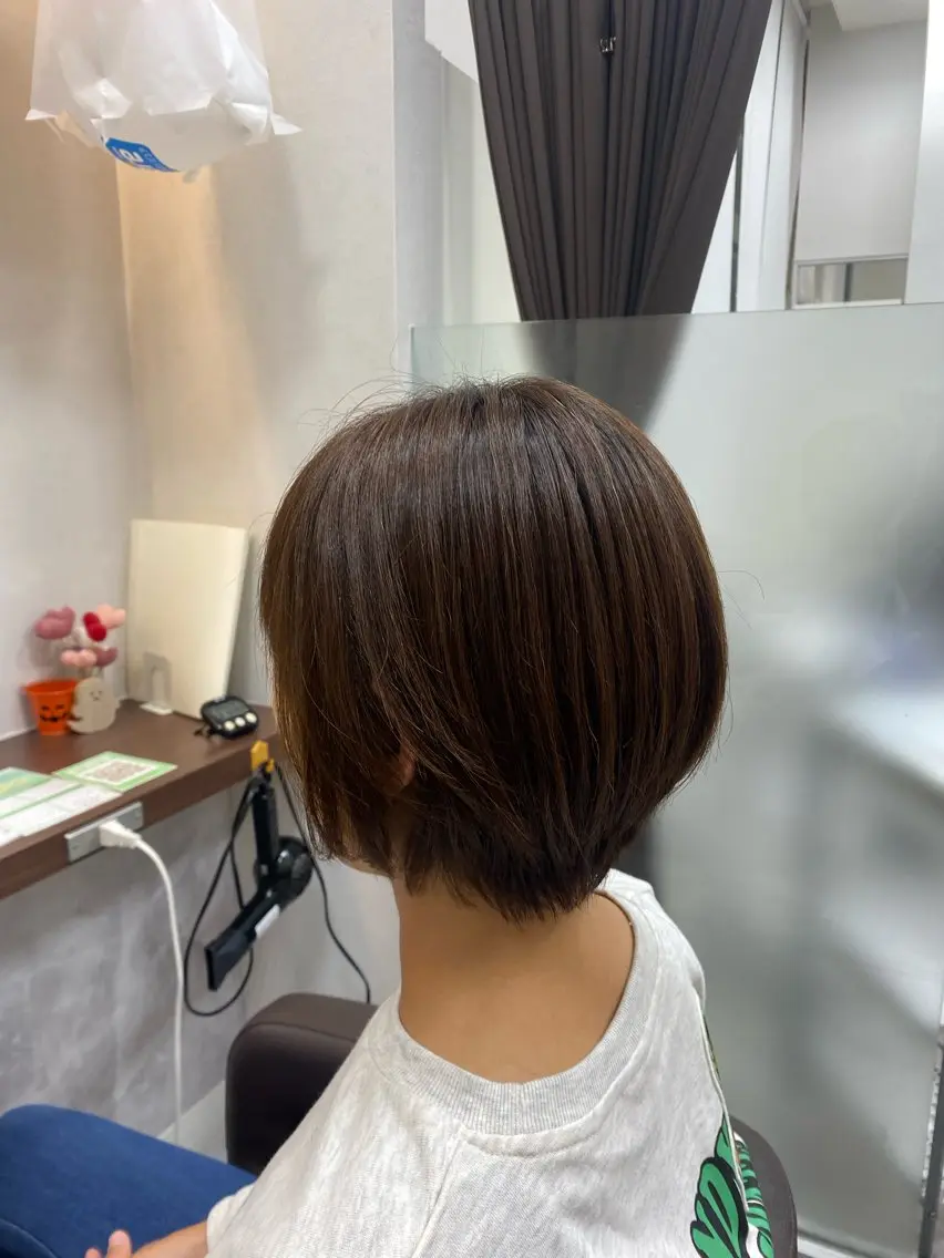 ショート ショートレイヤー レイヤーカット ショートヘア 寺井 萌恵のヘアスタイル