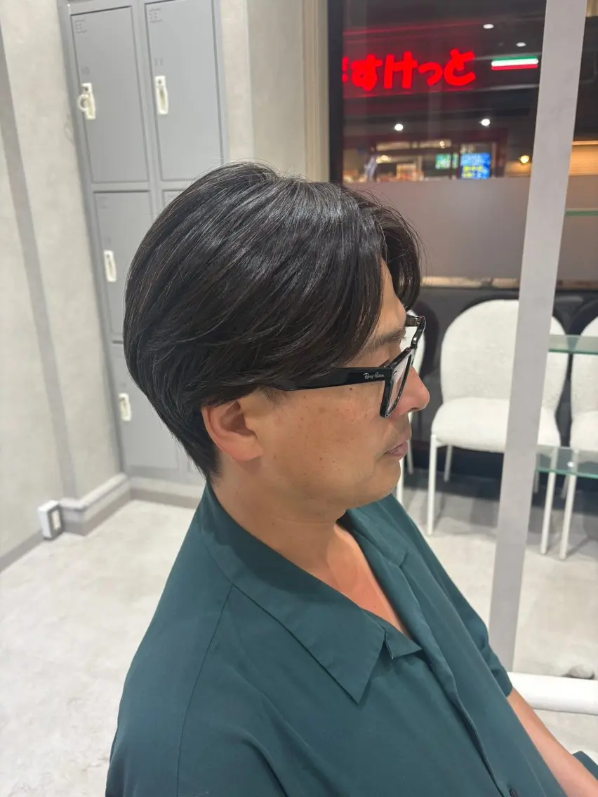 メンズ センターパート 刈り上げ 大川 夏緑のヘアスタイル