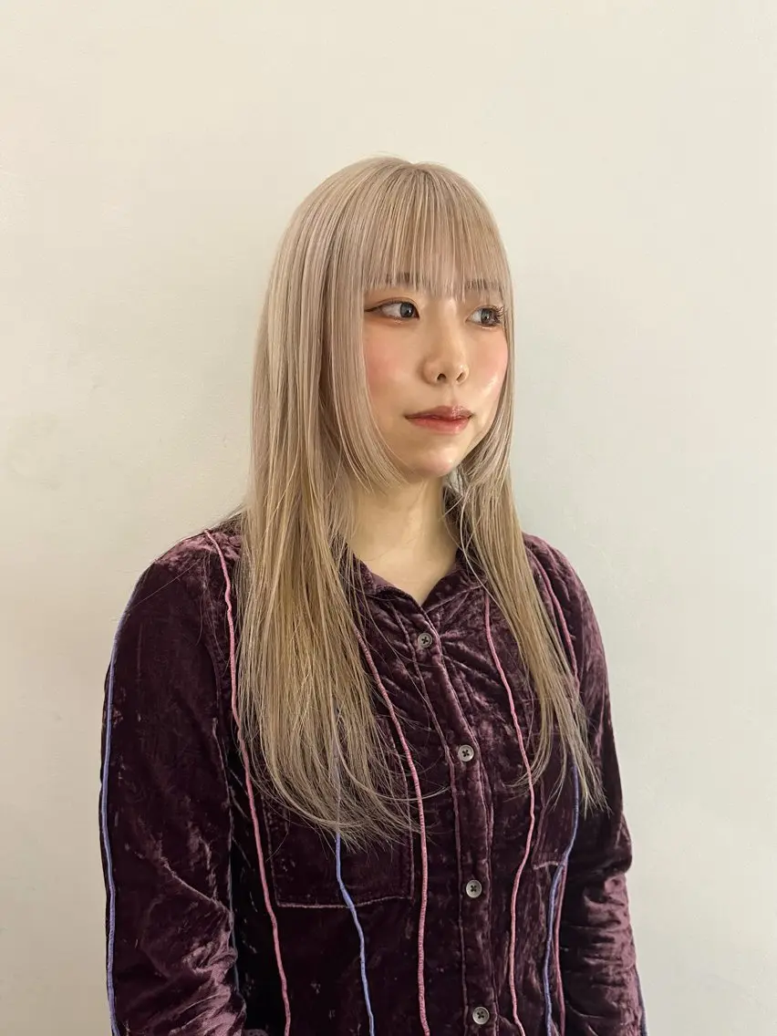 ミディアム カラー ベージュカラー ミルクティーベージュ ハイライト🌟/ ボブ/豊田のヘアスタイル