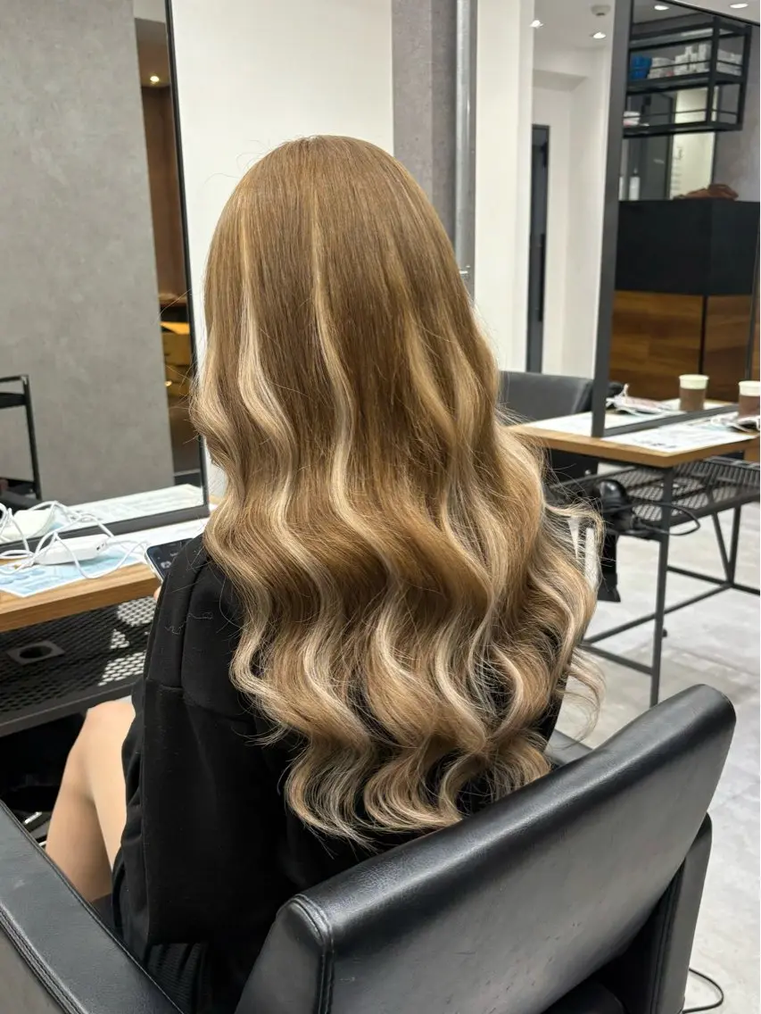 ロング カラー ENA💗NEXT /ハイトーンエクステのヘアスタイル