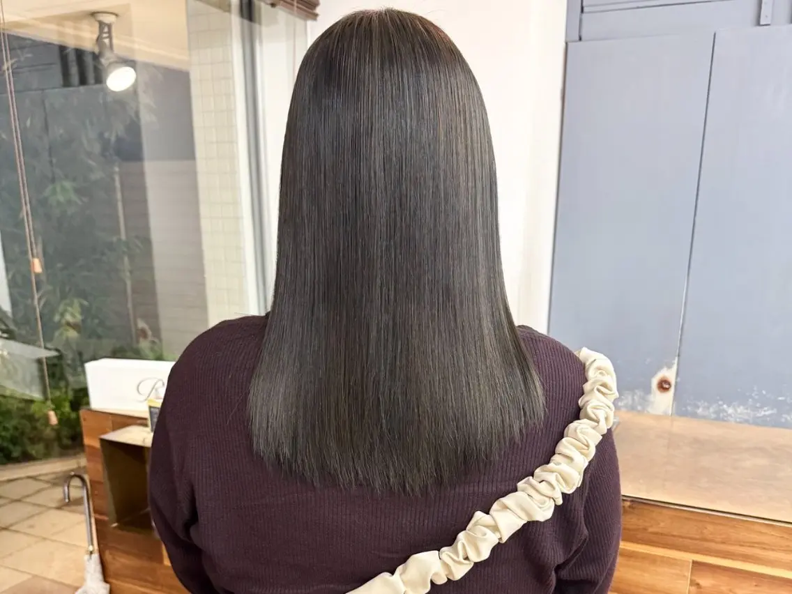 セミロング カラー 透明感カラー オリーブカラー ヘアカラー たけかわ みちのヘアスタイル