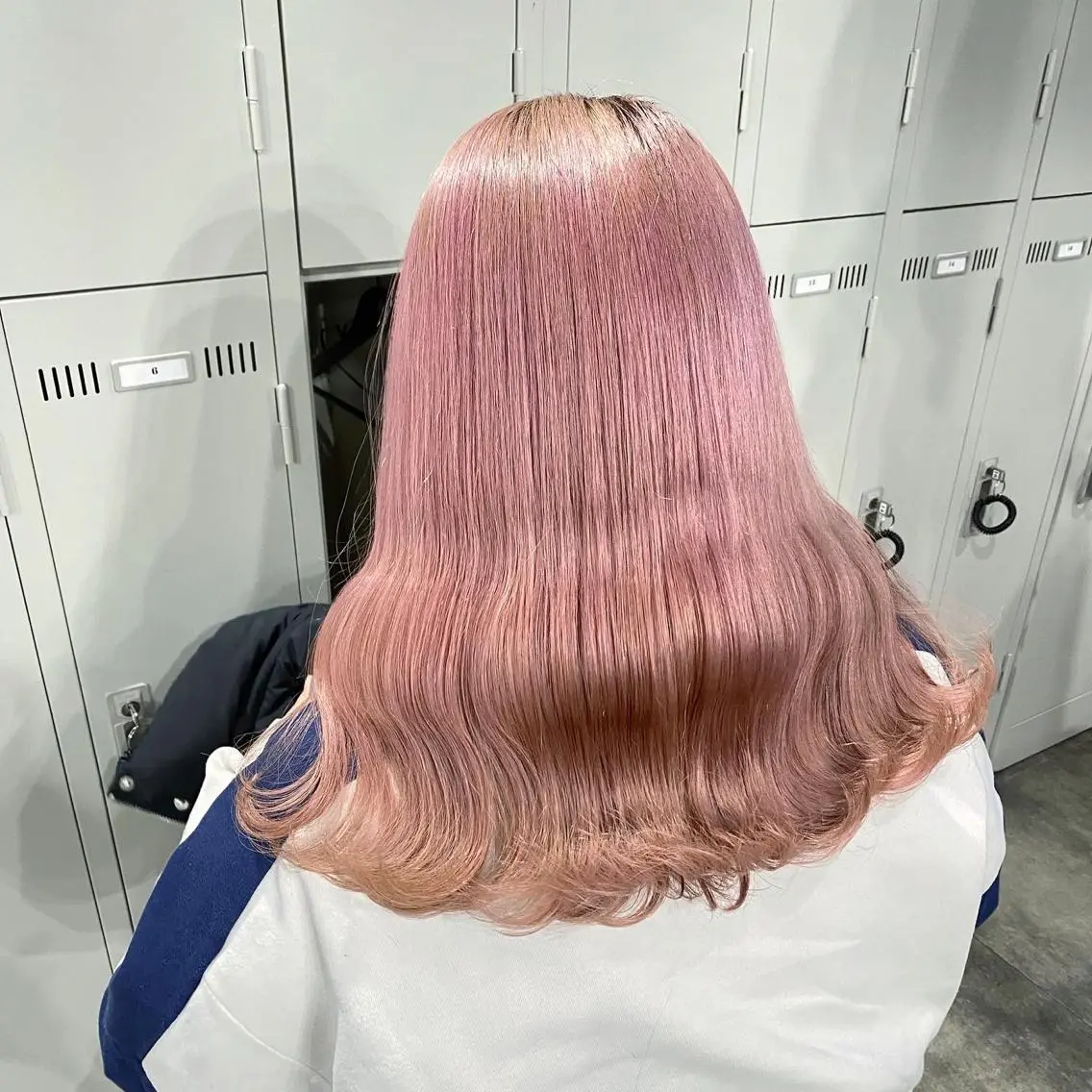 セミロング カラー エフェクトブリーチ 🌟前澤啓太朗のヘアスタイル