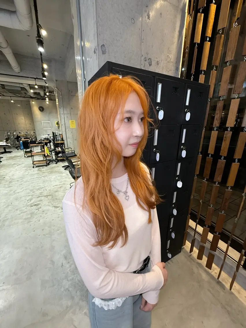 ロング カラー ブリーチ Lolonois池田 代表 鍜治本颯太のヘアスタイル