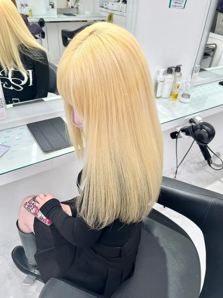 ロング カラー ヘアアレンジ ヘアカラー トリートメント ヘッドスパ ヘアセット ウルフカット×ハイ トーン職人🤍ゆうひのヘアスタイル