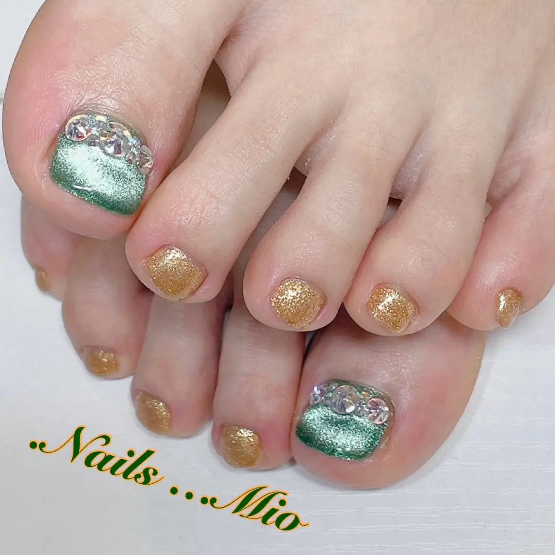 ネイル アートネイル フットネイル ジェルネイル ワンカラーネイル ストーンネイル フットネイル .Nails Mio 赤羽西ネイルサロンのネイルデザイン