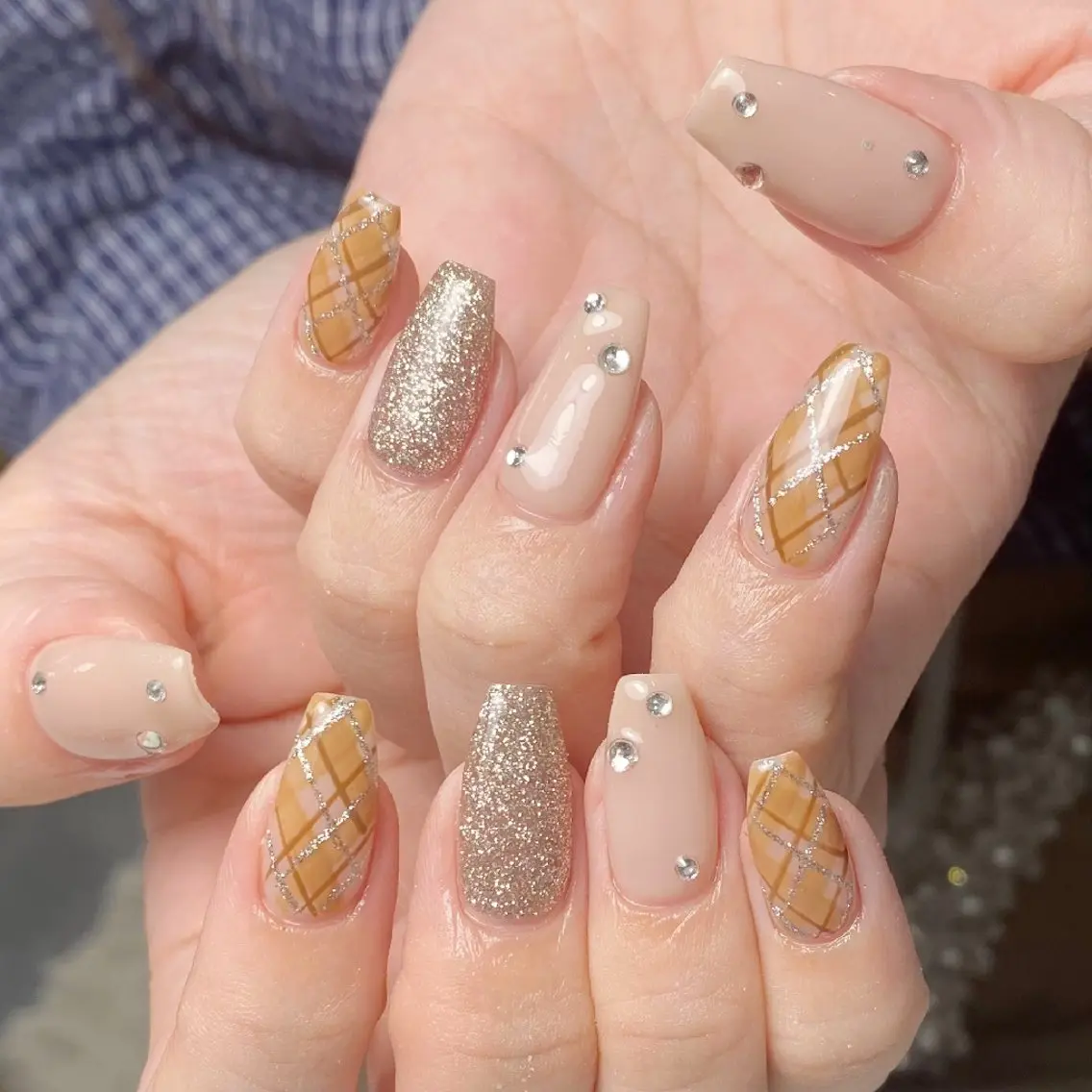 ネイル チークネイル フレンチネイル ジェルネイル ガーリー キラキラネイル ハンドネイル UM Nail Salonのネイルデザイン