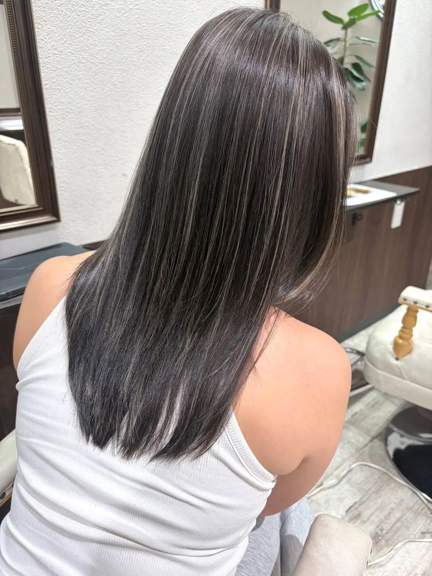ロング カット ヘアカラー トリートメント ハイトーンカラー/ YUTAのヘアスタイル