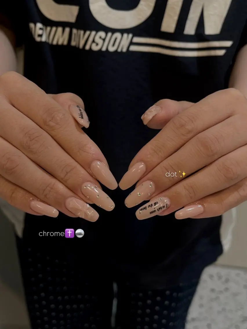 ネイル ハンドネイル 𝗮𝘆𝗮𝗸𝗮 📍新宿ネイリストのネイルデザイン