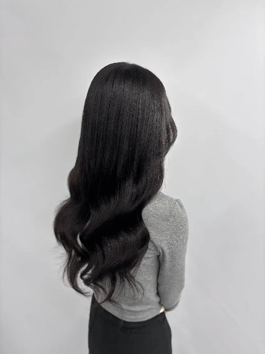カラー ロング シールエクステ ブリーチ ダブルカラー ハイトーンカラー エクステ ヘアカラー エクステ ベルグロー アルファのヘアスタイル
