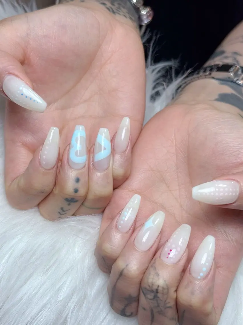 ネイル チークネイル ドット フレンチネイル グラデーション 韓国ネイル ハンドネイル Lisa Nail Salonのネイルデザイン