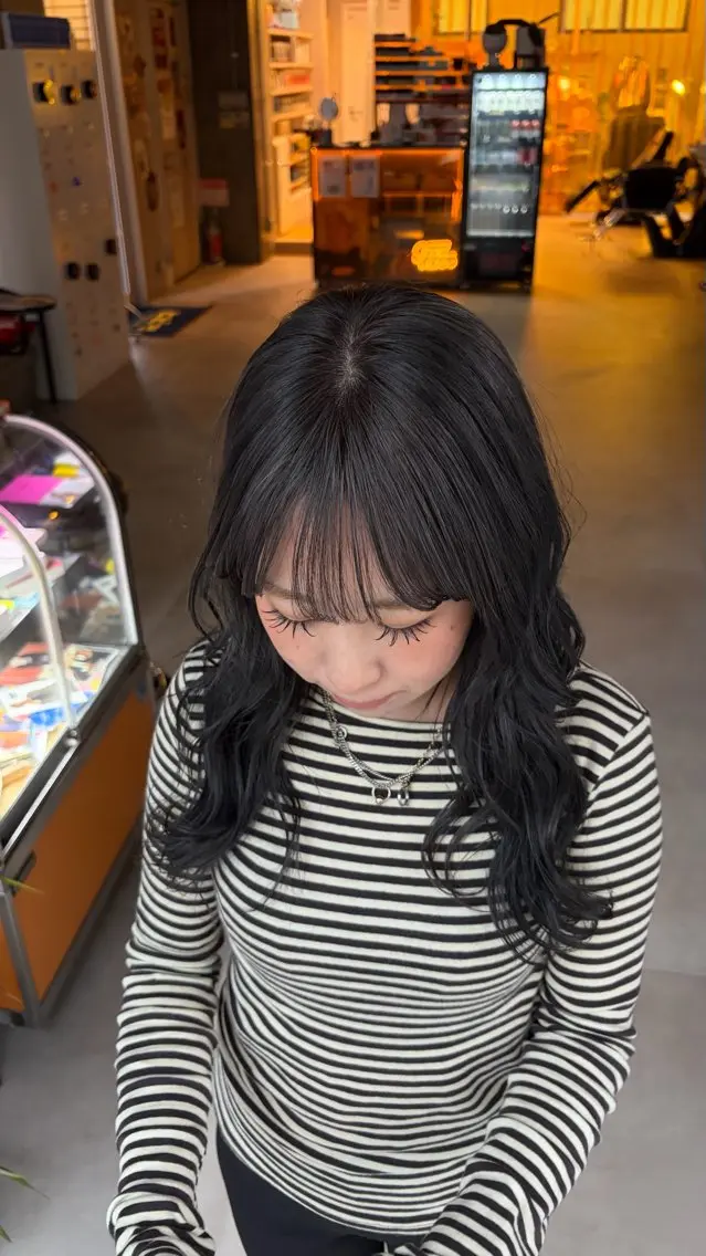 ロング ヘアカラー sara ブリーチカラーのヘアスタイル