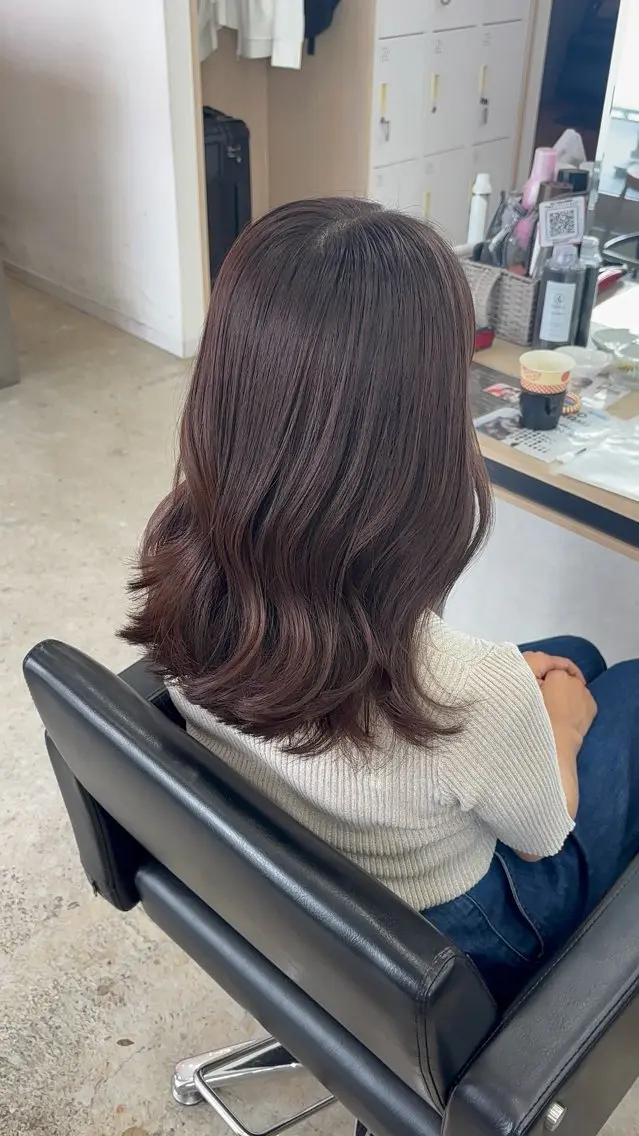 セミロング カラー カット ヘアカラー トリートメント 🪽髪質改善矯正 🤍MIU🤍のヘアスタイル