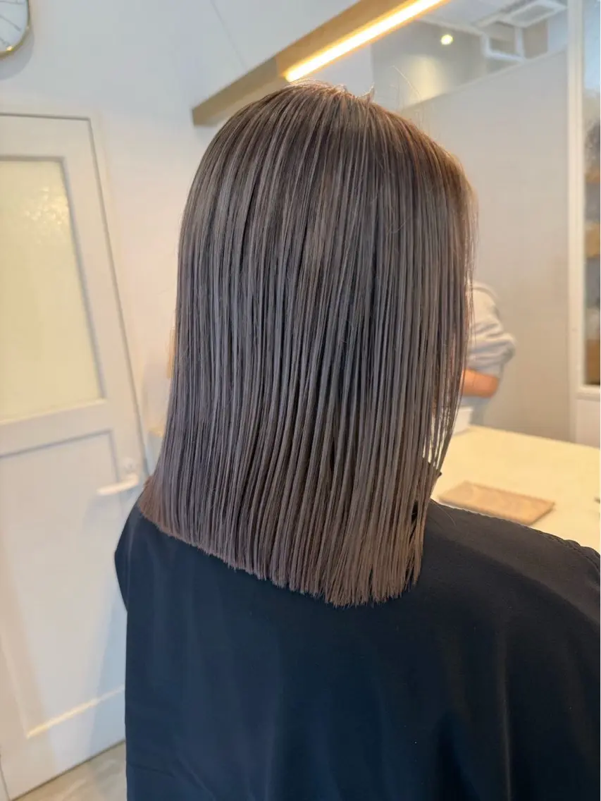 ミディアム カラー 透明感カラー グレージュ ヘアカラー 高森 朱雀のヘアスタイル