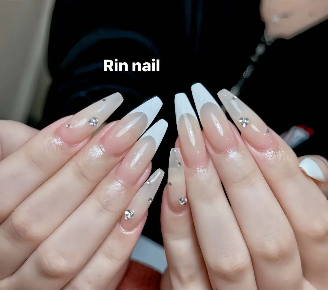 ネイル アニマル柄 ボルドー ブラウン チークネイル フレンチネイル Rin Nail 新大久保店のネイルデザイン