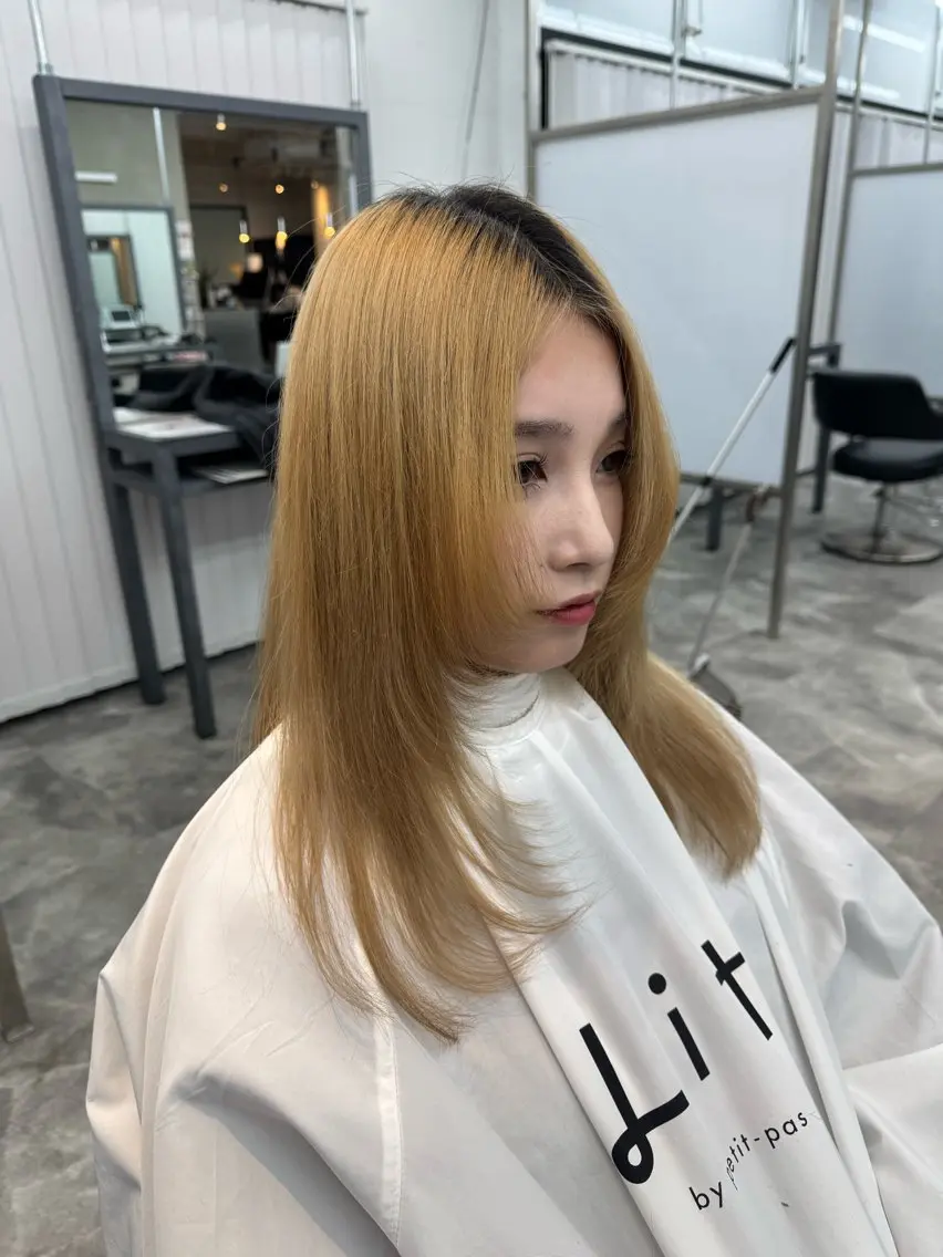ロング レイヤーカット ワンホンヘア ハイトーンカラー特化 🥀KAITO🥀のヘアスタイル