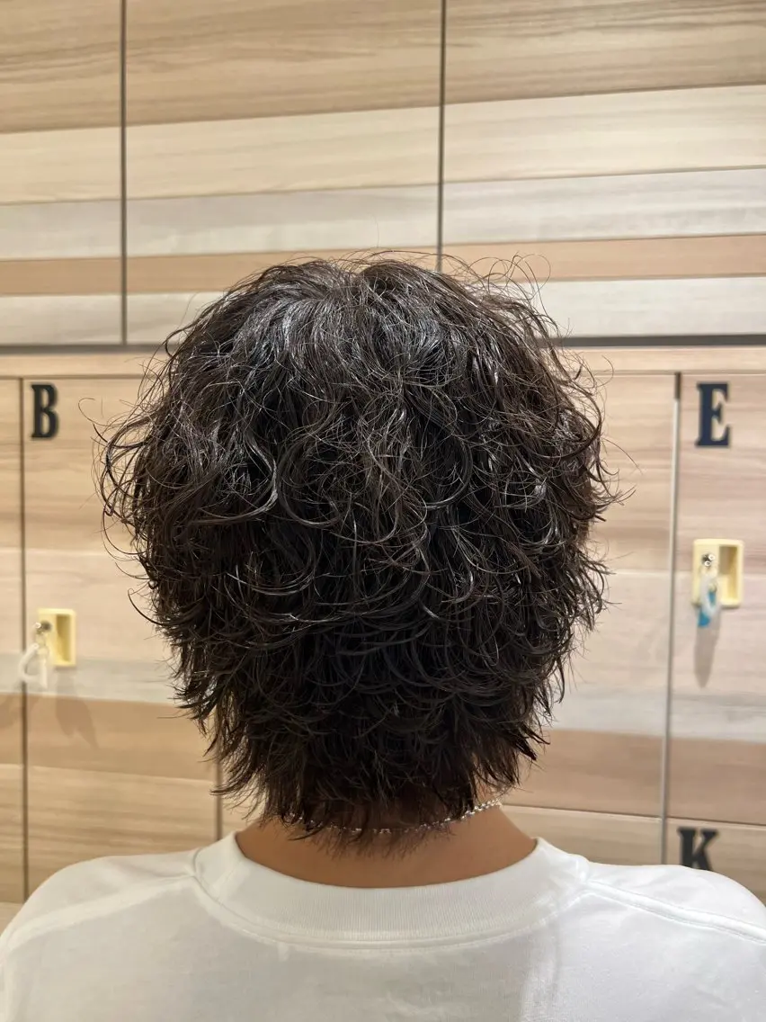 「普通のパーマに飽きた方に!🕶✨️」カット✂️+波巻きパーマ🌀の写真