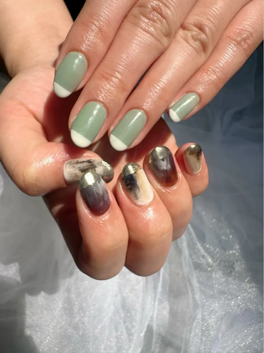 ネイル ブラウン フレンチネイル 氷ネイル・うるうるネイル 韓国ネイル ミラーネイル 🪞KAPE NAIL 🪞のネイルデザイン
