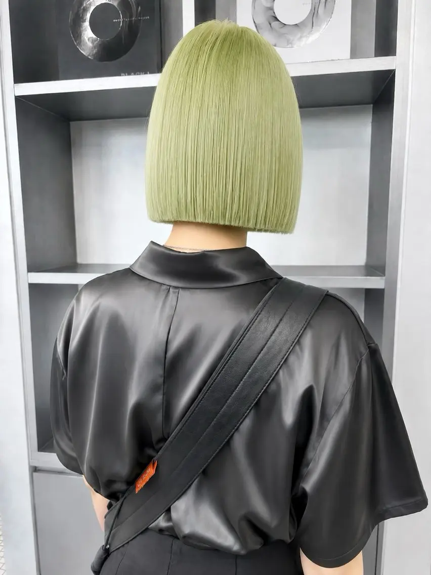 ミディアム カラー ヘアアレンジ ボブ カット ヘアカラー 🎨ハイトーン/ 切りっぱなし みつきのヘアスタイル