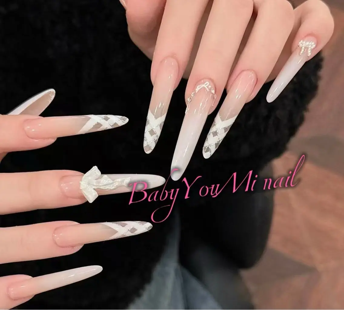 ネイル オーロラネイル チークネイル 成人式 フットネイル フレンチネイル ハンドネイル BabyYouMi nailのネイルデザイン