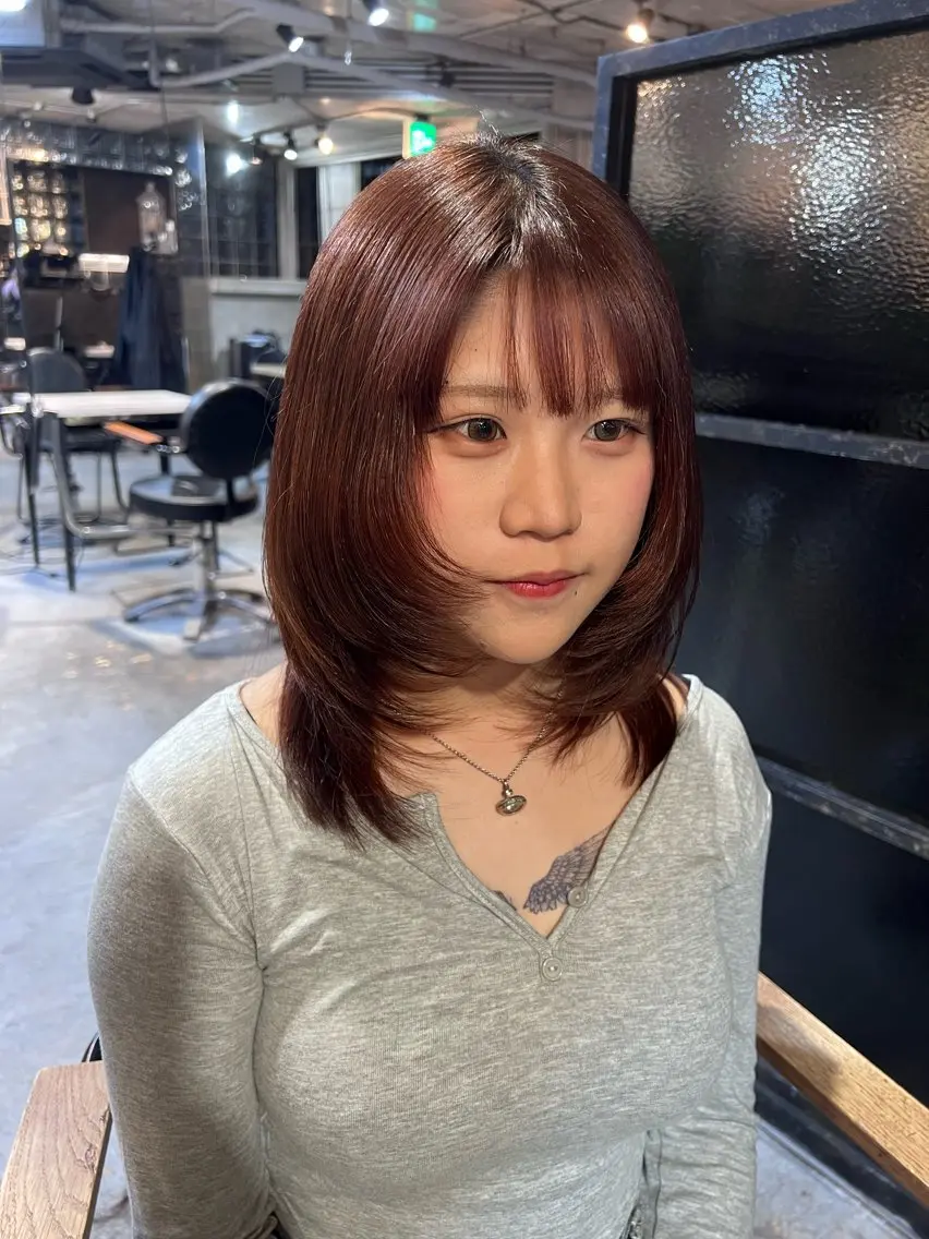 ミディアム ハッシュカット ハイレイヤー レイヤーカット カット ヘアカラー 🫐ハイトーンカラー /RIRIKA🌻のヘアスタイル