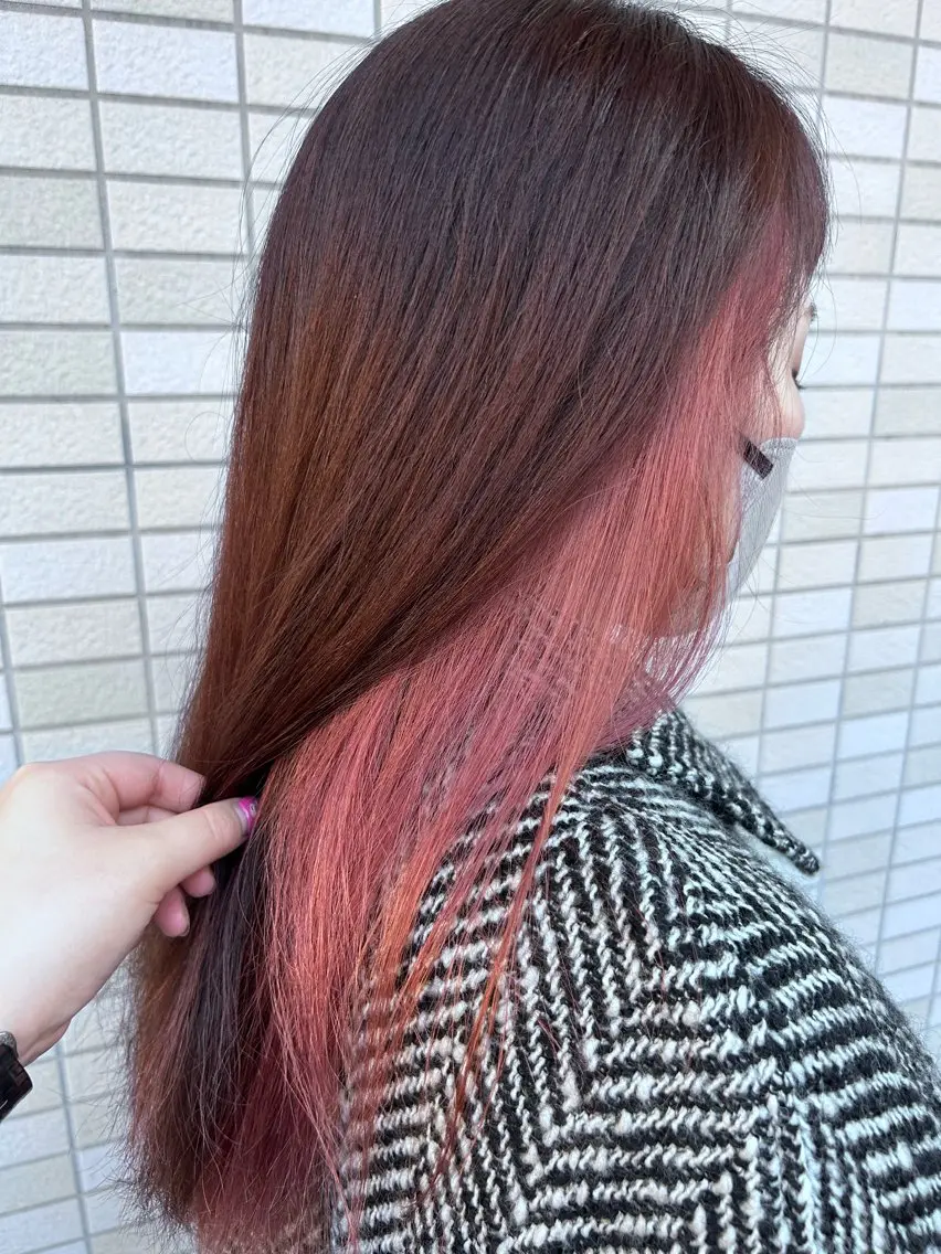 ロング カラー インナーカラー ピンクカラー レッドカラー 亜美💎6月7月は お早めのご予約を✨のヘアスタイル