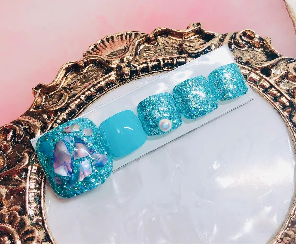 ネイル フットネイル フットネイル CROWN プライベートサロンのネイルデザイン