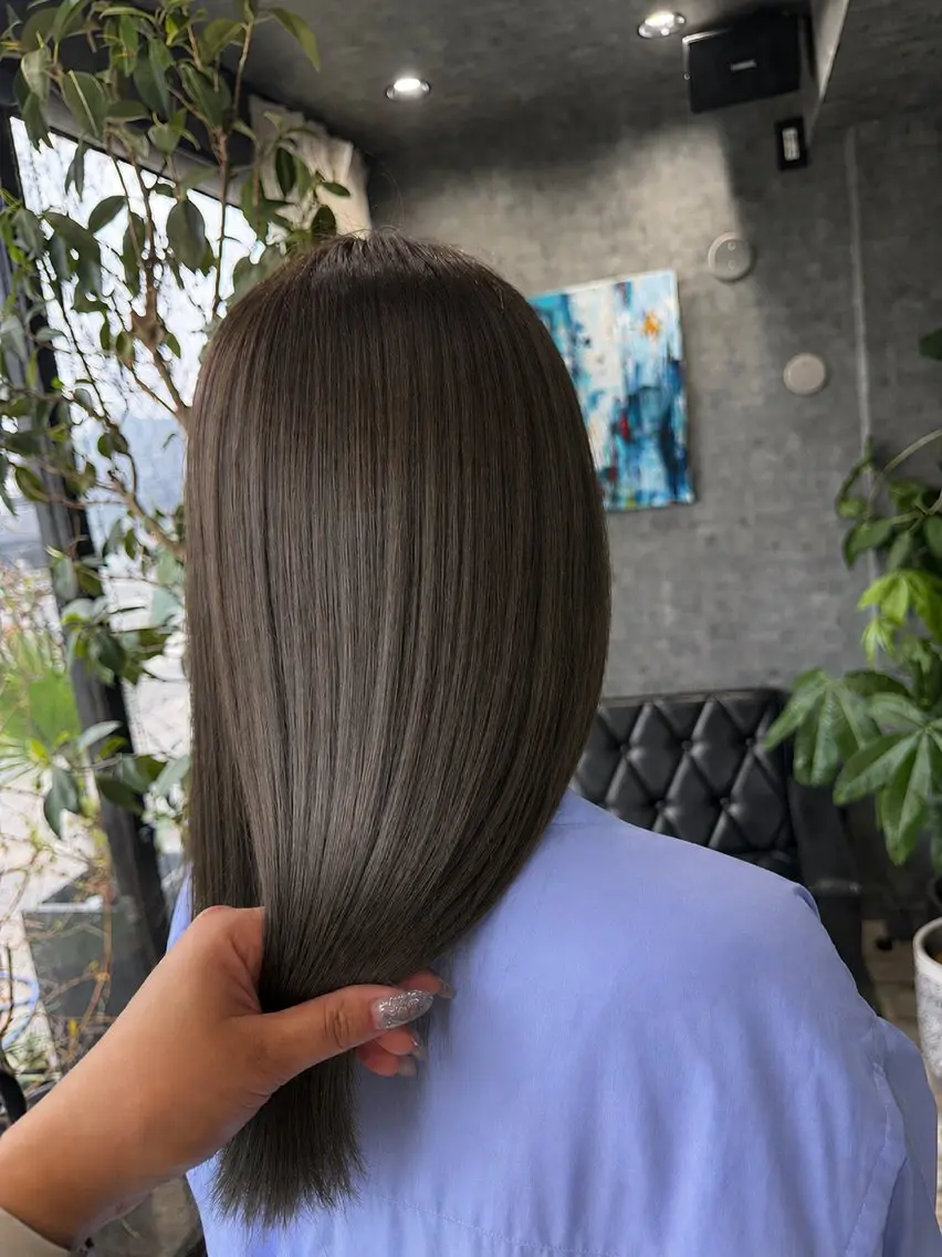 セミロング カラー グレージュ オリーブグレージュ オリーブグレー glac 當田のヘアスタイル