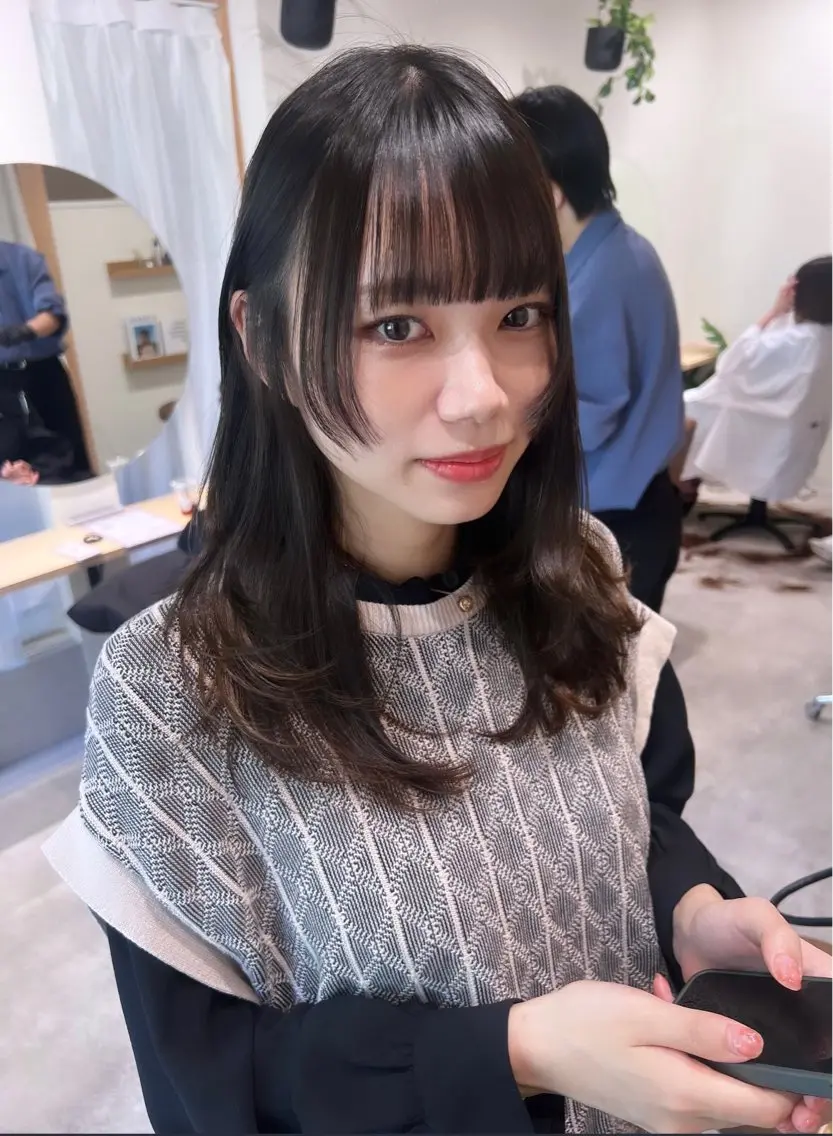 セミロング 姫カット レイヤーカット カット ヘアカラー Day .1のヘアスタイル