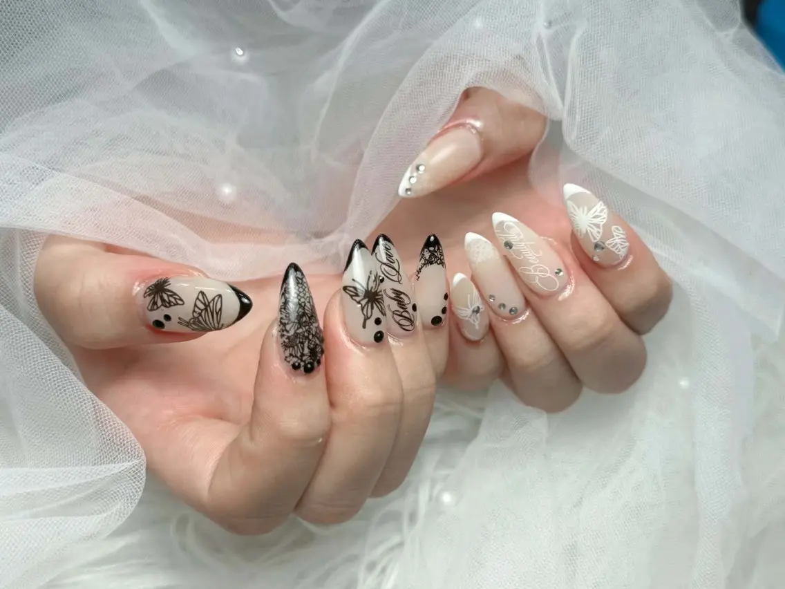ネイル アートネイル 長さ出し ジェルネイル 韓国ネイル マグネットネイル ハンドネイル Cloudy Chan Nailのネイルデザイン