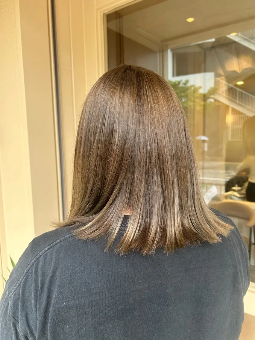 ミディアム カラー ブリーチ グレージュ ヘアカラー トリートメント カラーモデル募集中 🥣/こにしりなのヘアスタイル