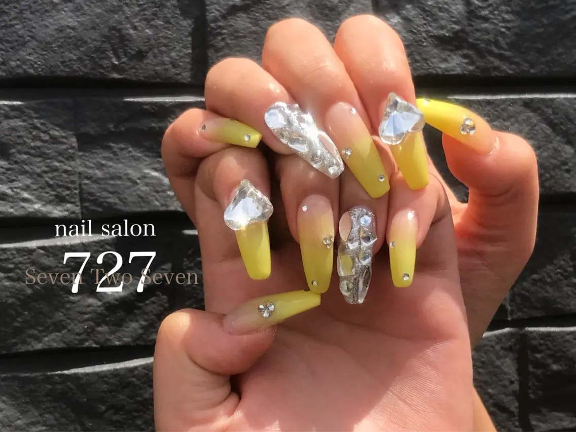 ネイル ハンドネイル 727 nailのネイルデザイン