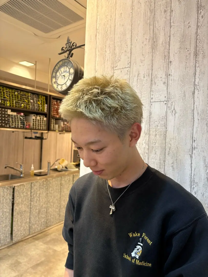 メンズ メンズブリーチ SHIKI .のヘアスタイル