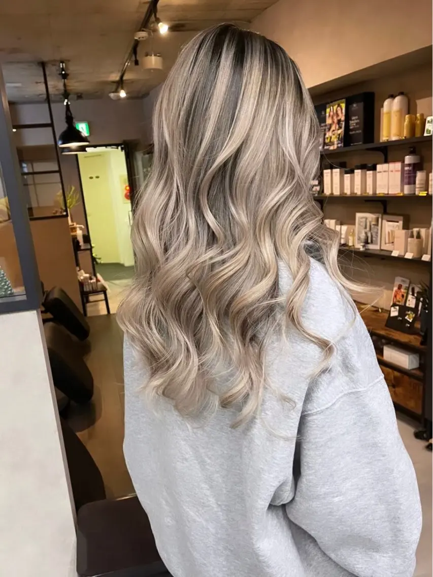 セミロング カラー 佐野木 とわのヘアスタイル
