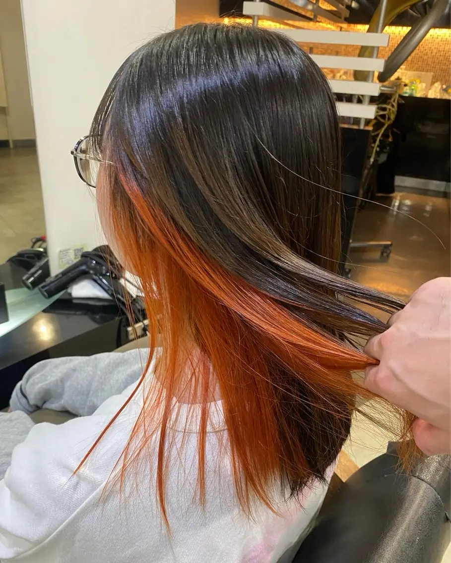 セミロング カラー ヘアアレンジ インナーカラー オレンジ 烏山 達也のヘアスタイル