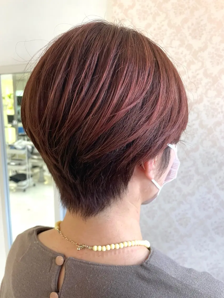 ショート カラー ヒヨシ ルナのヘアスタイル