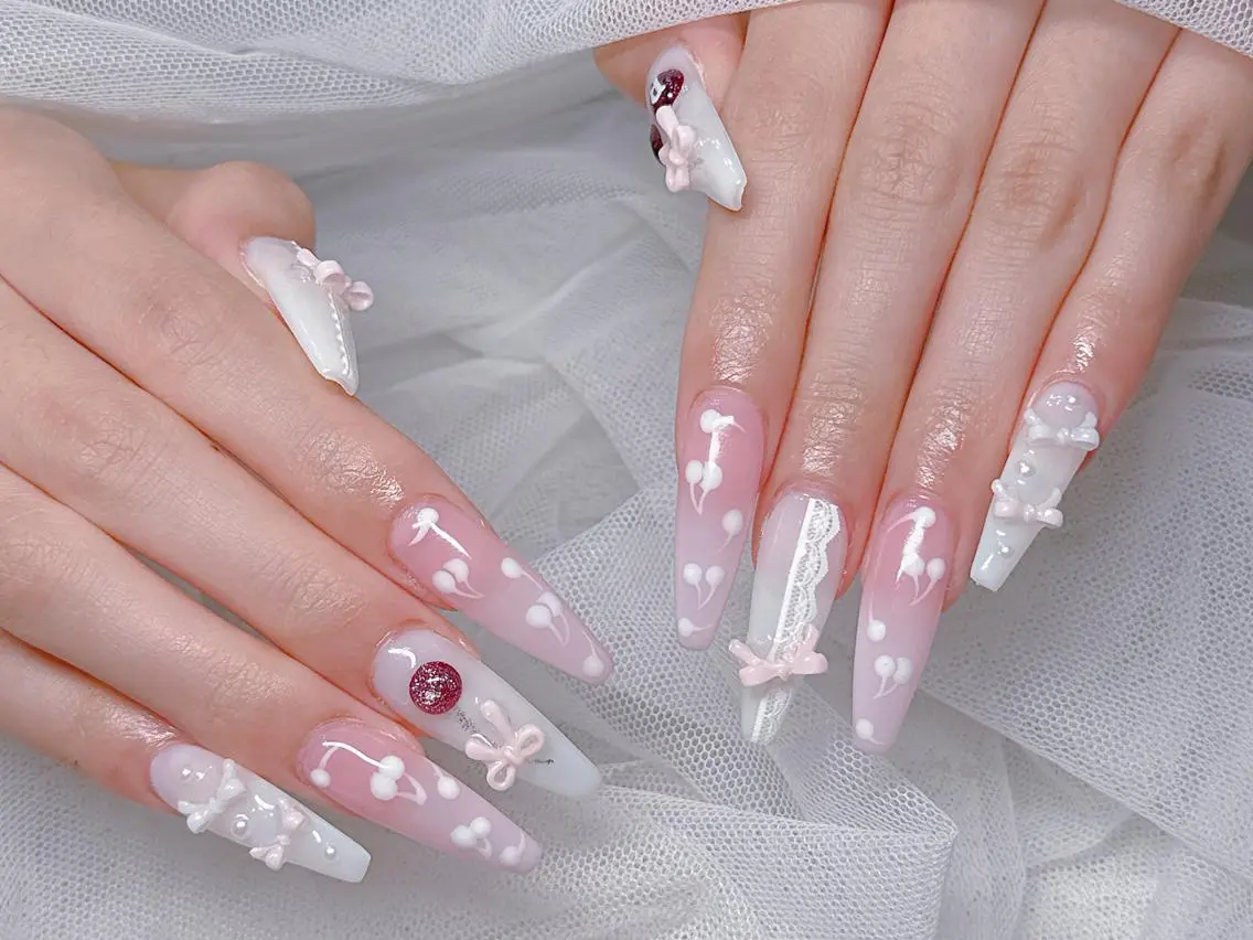 ロング カラー グラデーションカラー 韓国風ヘア ハンドネイル Bling Salonのネイルデザイン