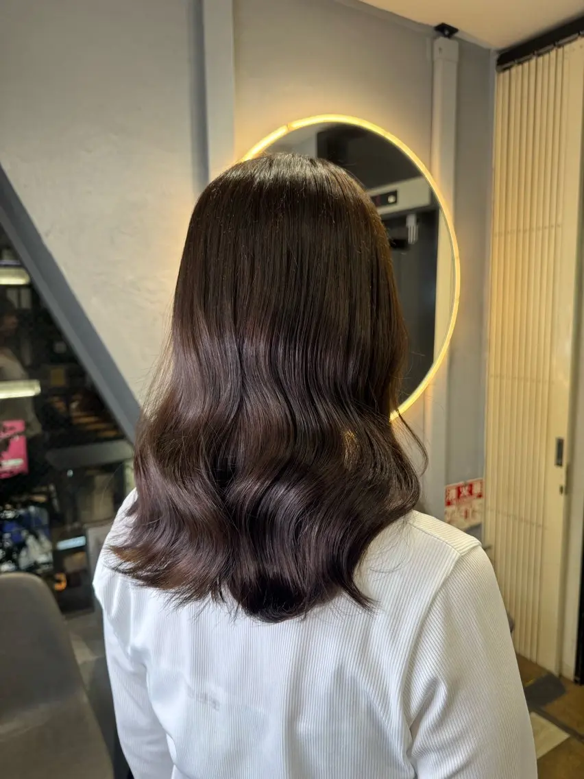 カラー ブラウンカラー aina 🤍のヘアスタイル