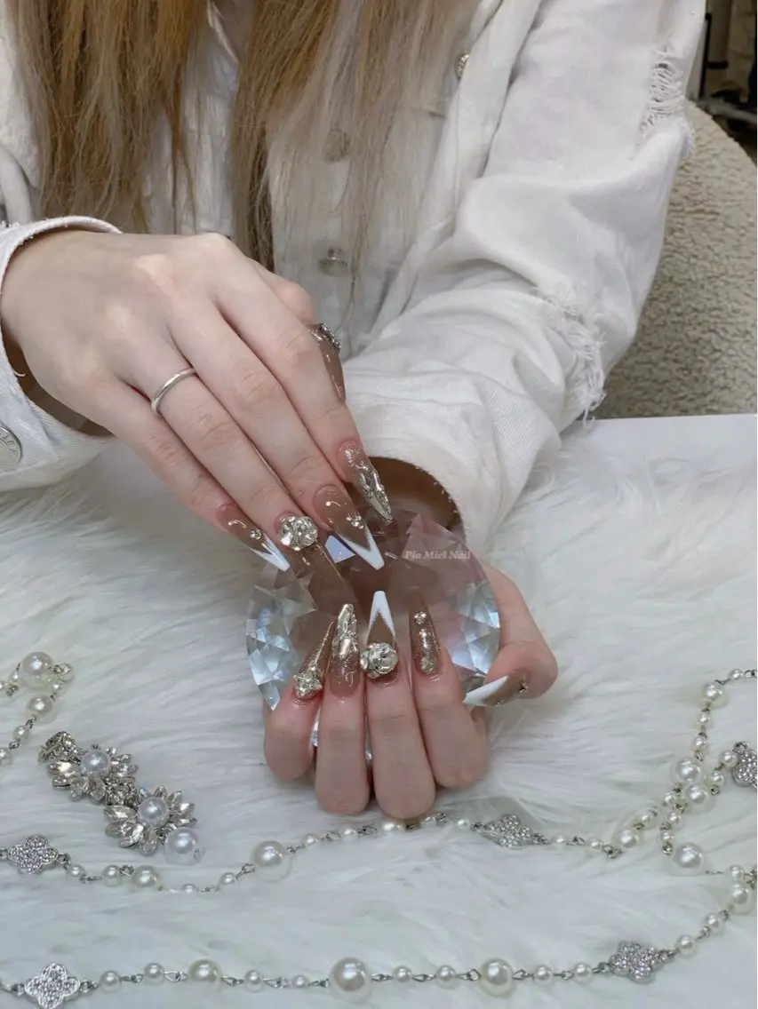 ネイル ハンドネイル HANA 長さだしのネイルデザイン