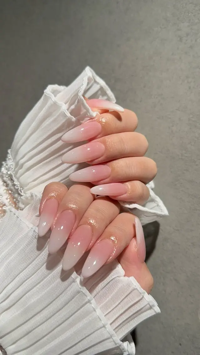 ネイル ハンドネイル I-nailロング /ワンホン/キラキラのネイルデザイン