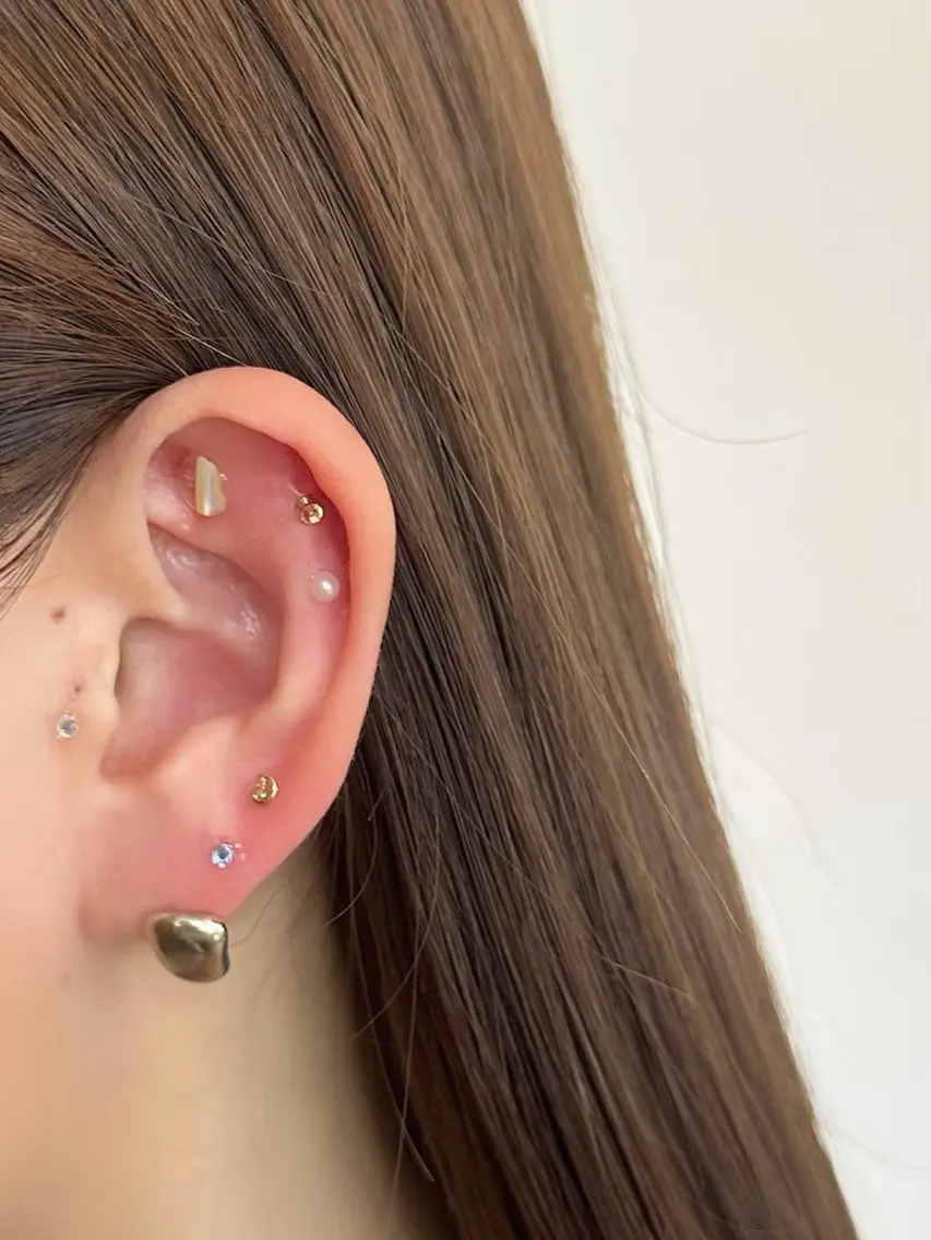 ✨💎👂耳ツボジュエリー👂💎✨♥12粒まで(片耳6粒)付け放題変更可の写真