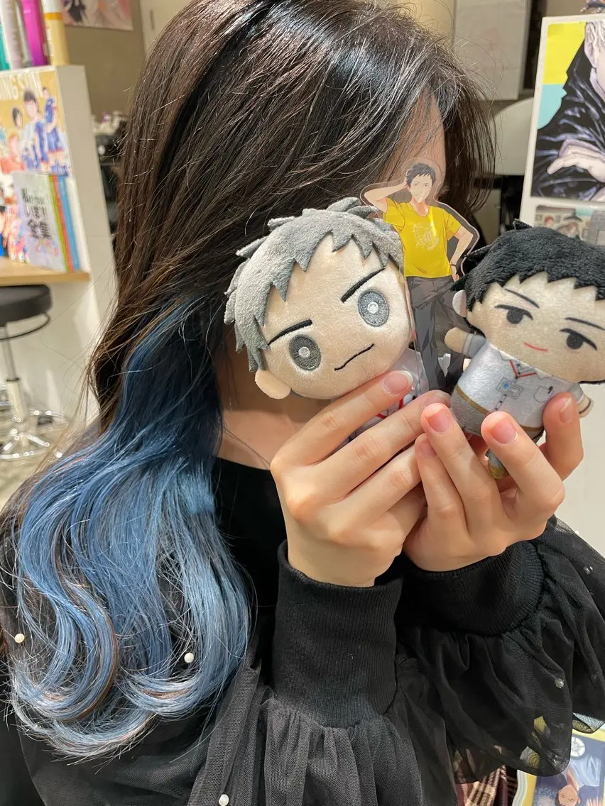 ミディアム カラー ヘアカラー インナーカラー 推し ブリーチ  髪質改善のヘアスタイル